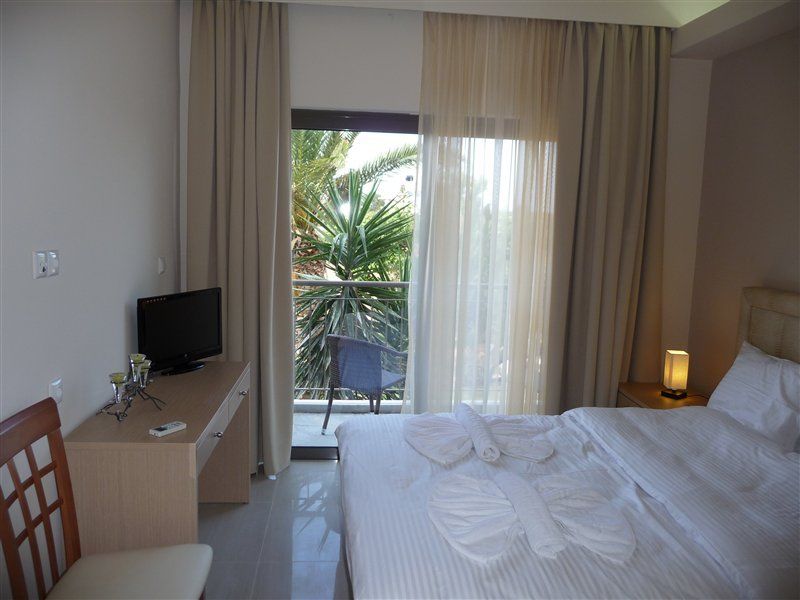 Oasis Beach Hotel - Adults Only Anissaras Екстер'єр фото